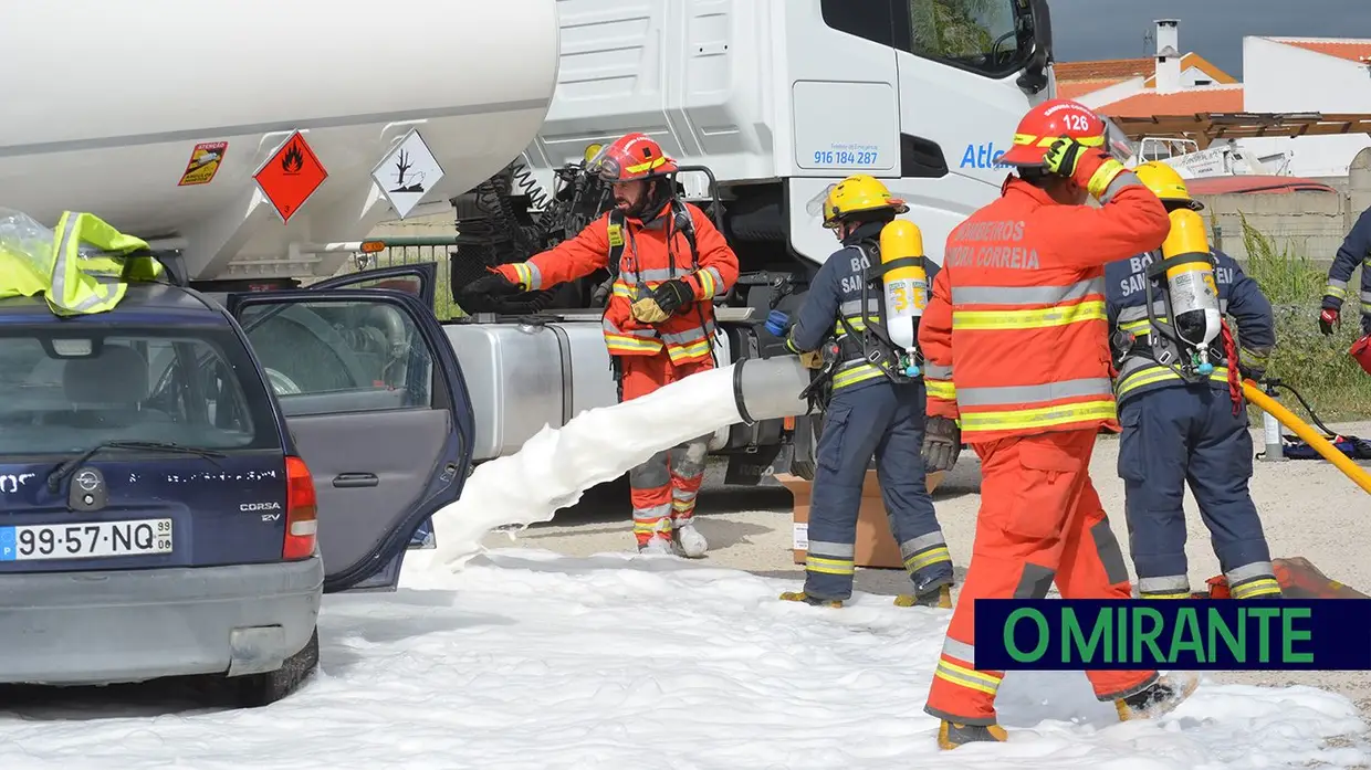 Exercício com matérias perigosas mobilizou meios de socorro em Samora Correia