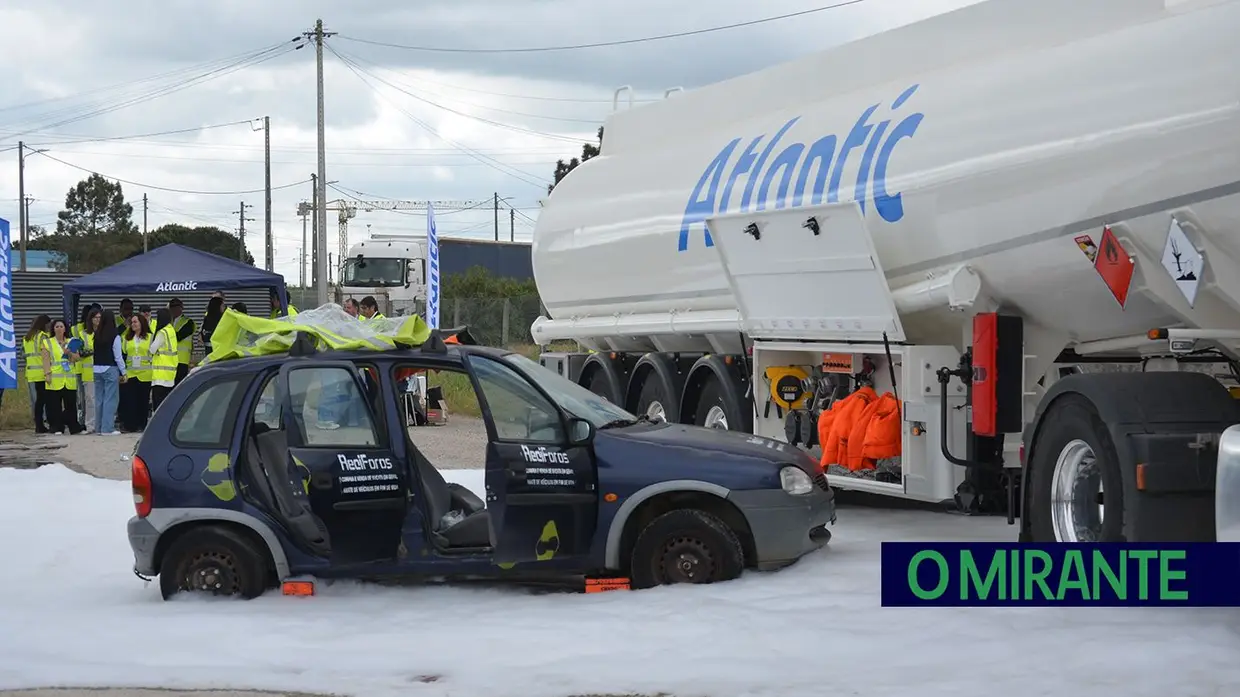 Exercício com matérias perigosas mobilizou meios de socorro em Samora Correia