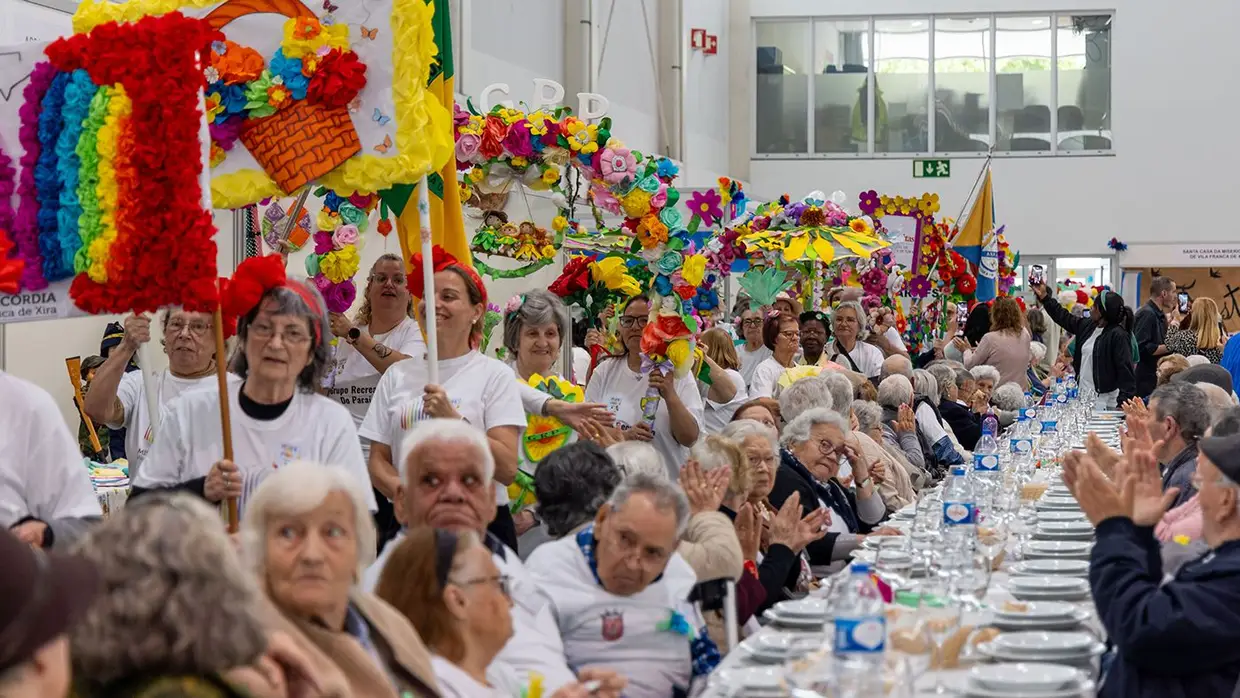 Festa da flor juntou mais de mil idosos em Vila Franca de Xira