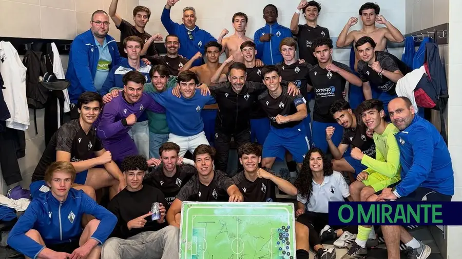 Académica de Santarém campeã distrital de juniores em futebol