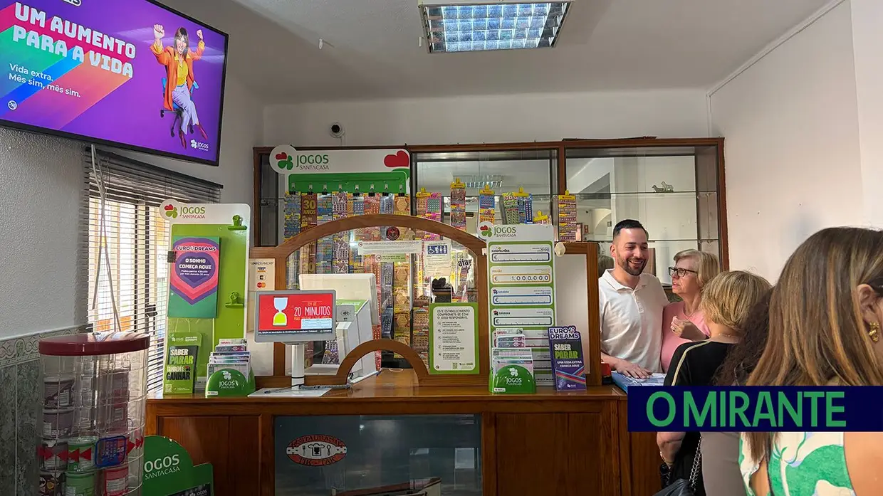 Café Restaurante Tik Tak no Tramagal já reabriu