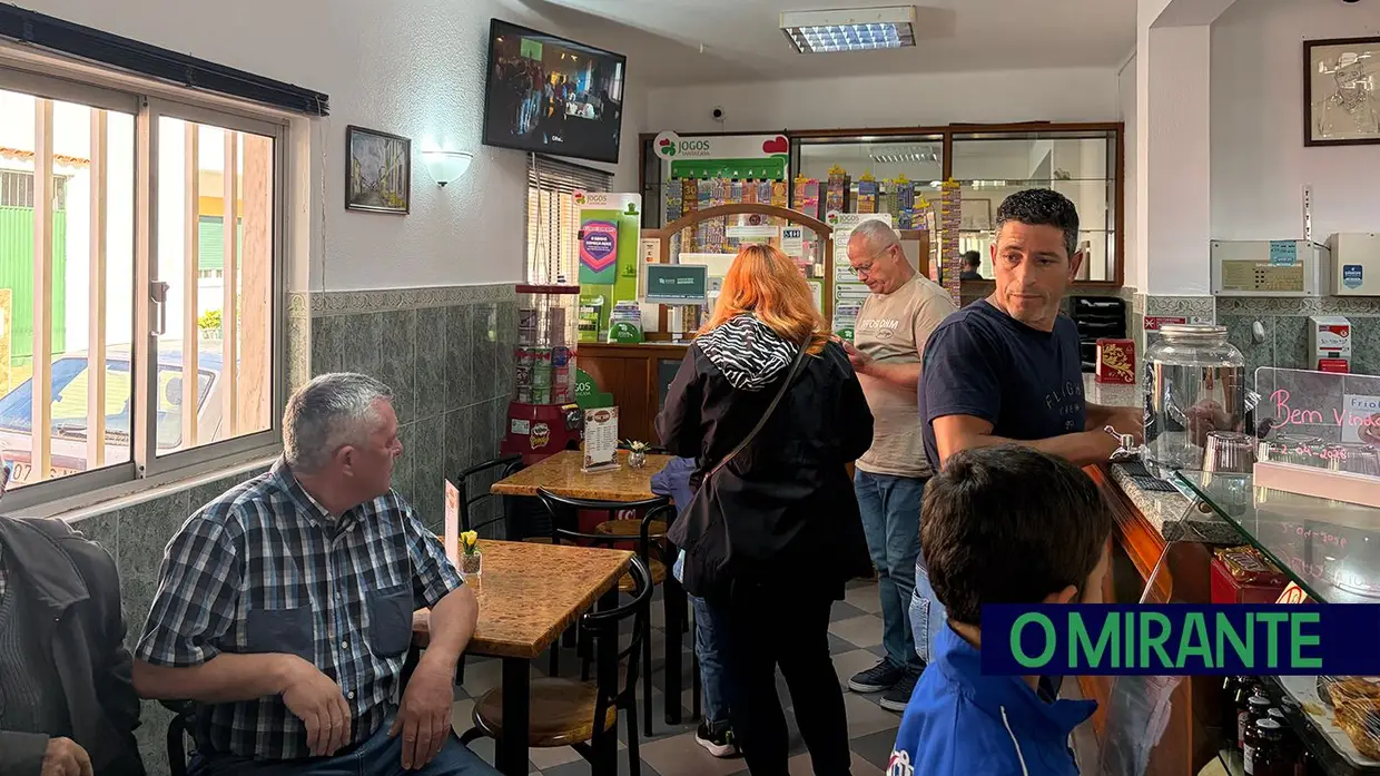 Café Restaurante Tik Tak no Tramagal já reabriu