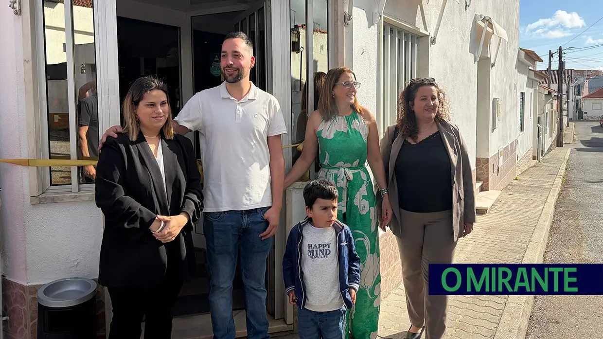 Café Restaurante Tik Tak no Tramagal já reabriu