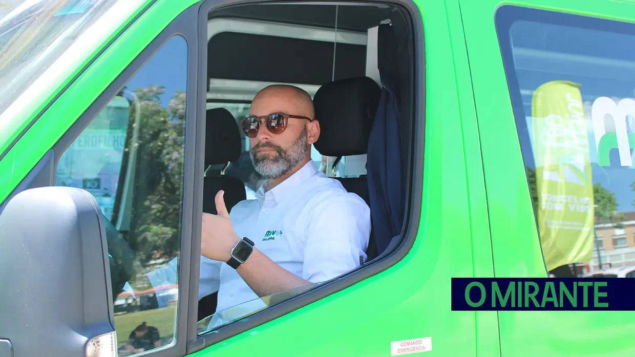 Mini-autocarro é aposta para melhorar a mobilidade em Rio Maior