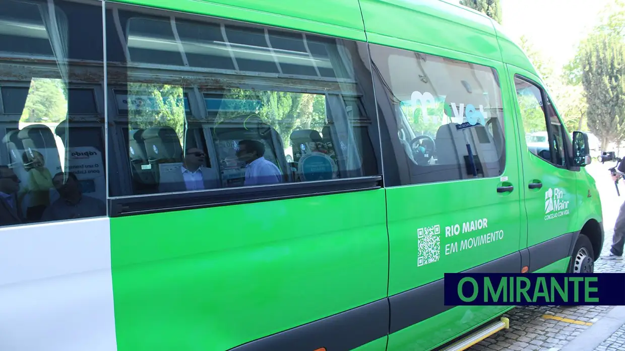 Mini-autocarro é aposta para melhorar a mobilidade em Rio Maior