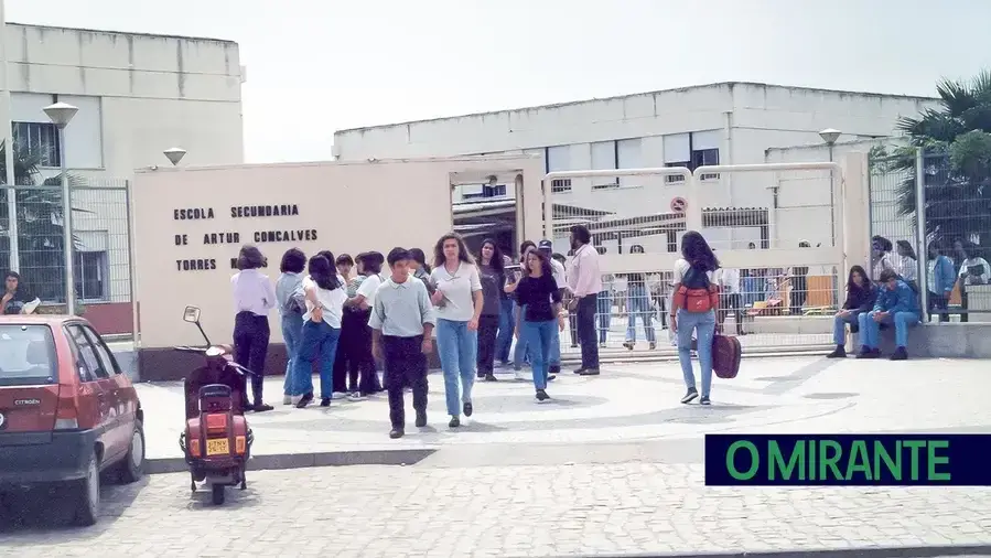 Associação de pais preocupada com degradação da Escola Artur Gonçalves em Torres Novas