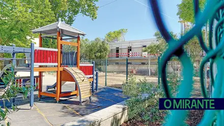 Construção junto à escola do Pereiro interdita parte do recreio