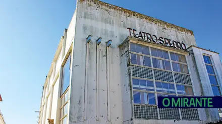 Abrantes trava concurso milionário do Cine-Teatro por falhas técnicas