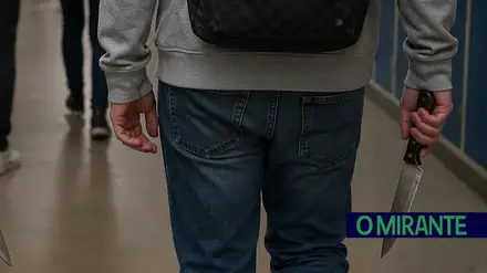 aluno faca violencia escola ilustrativ