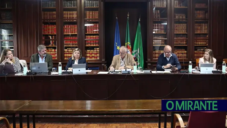 Azambuja aprova contas com lucro de 2,5 milhões e críticas da oposição