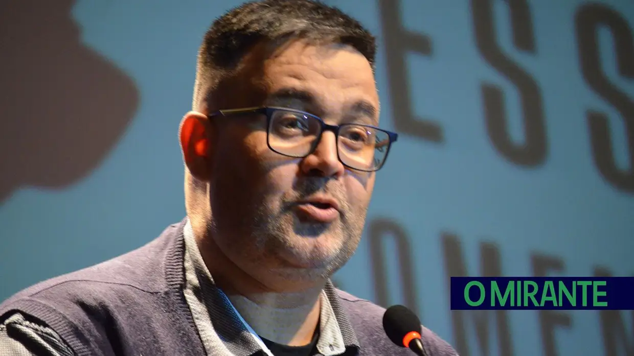 Benavente homenageou António José Ganhão com medalha de honra municipal no 25 de Abril