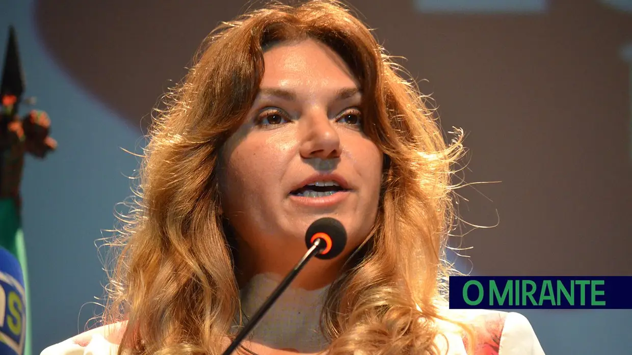 Benavente homenageou António José Ganhão com medalha de honra municipal no 25 de Abril