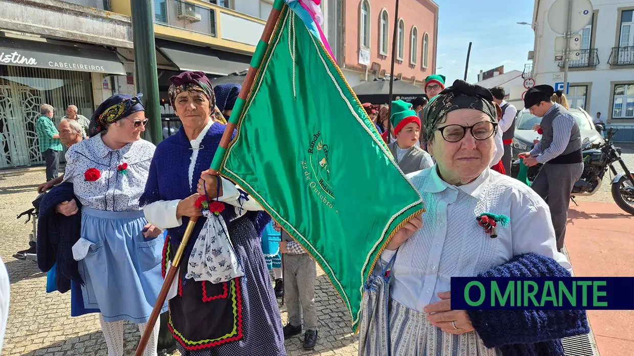 Benavente homenageou António José Ganhão com medalha de honra municipal no 25 de Abril