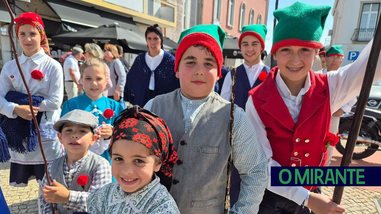 Benavente homenageou António José Ganhão com medalha de honra municipal no 25 de Abril