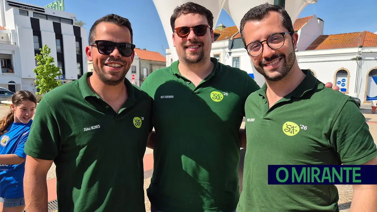 Benavente homenageou António José Ganhão com medalha de honra municipal no 25 de Abril