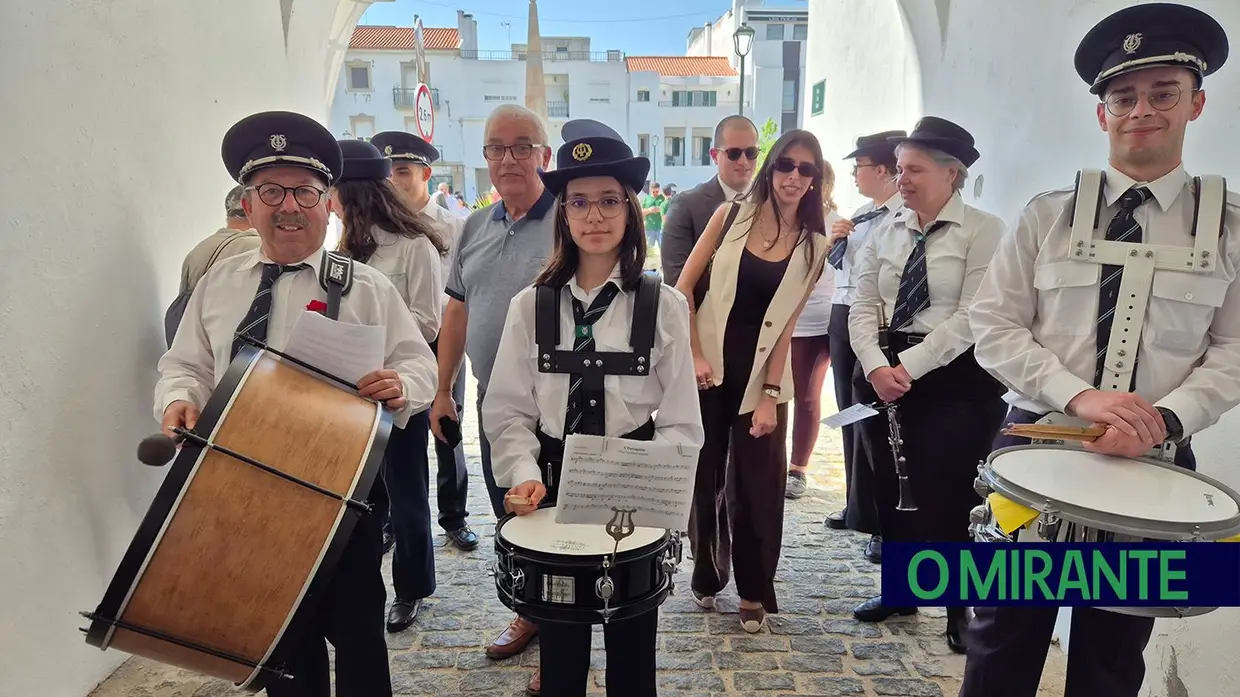 Benavente homenageou António José Ganhão com medalha de honra municipal no 25 de Abril