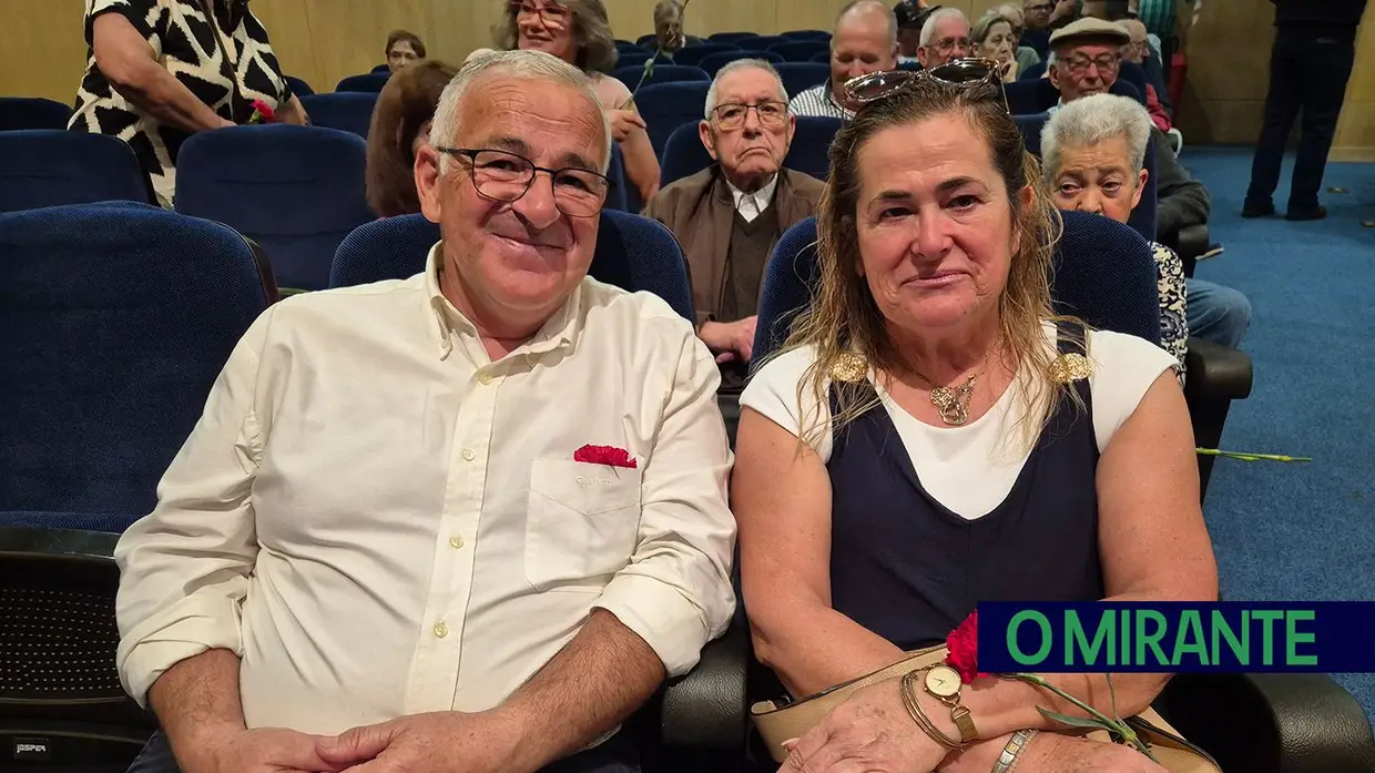 Benavente homenageou António José Ganhão com medalha de honra municipal no 25 de Abril