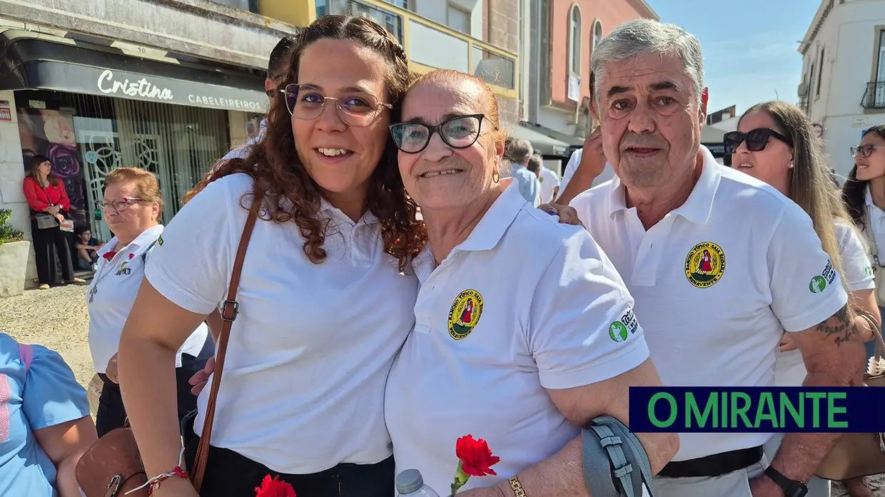 Benavente homenageou António José Ganhão com medalha de honra municipal no 25 de Abril