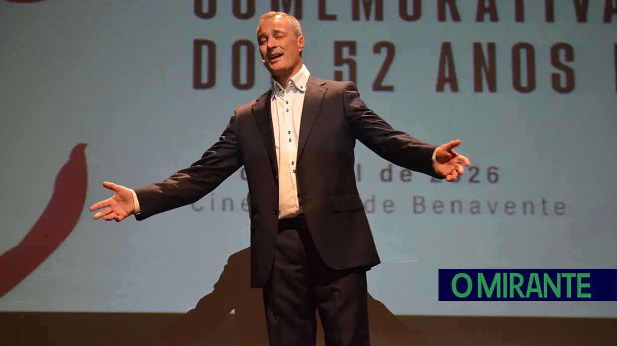 Benavente homenageou António José Ganhão com medalha de honra municipal no 25 de Abril