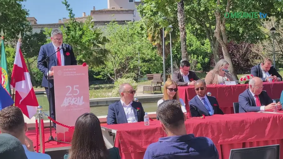 Em VFX qualquer um pode ser o que quiser com a liberdade que Abril trouxe