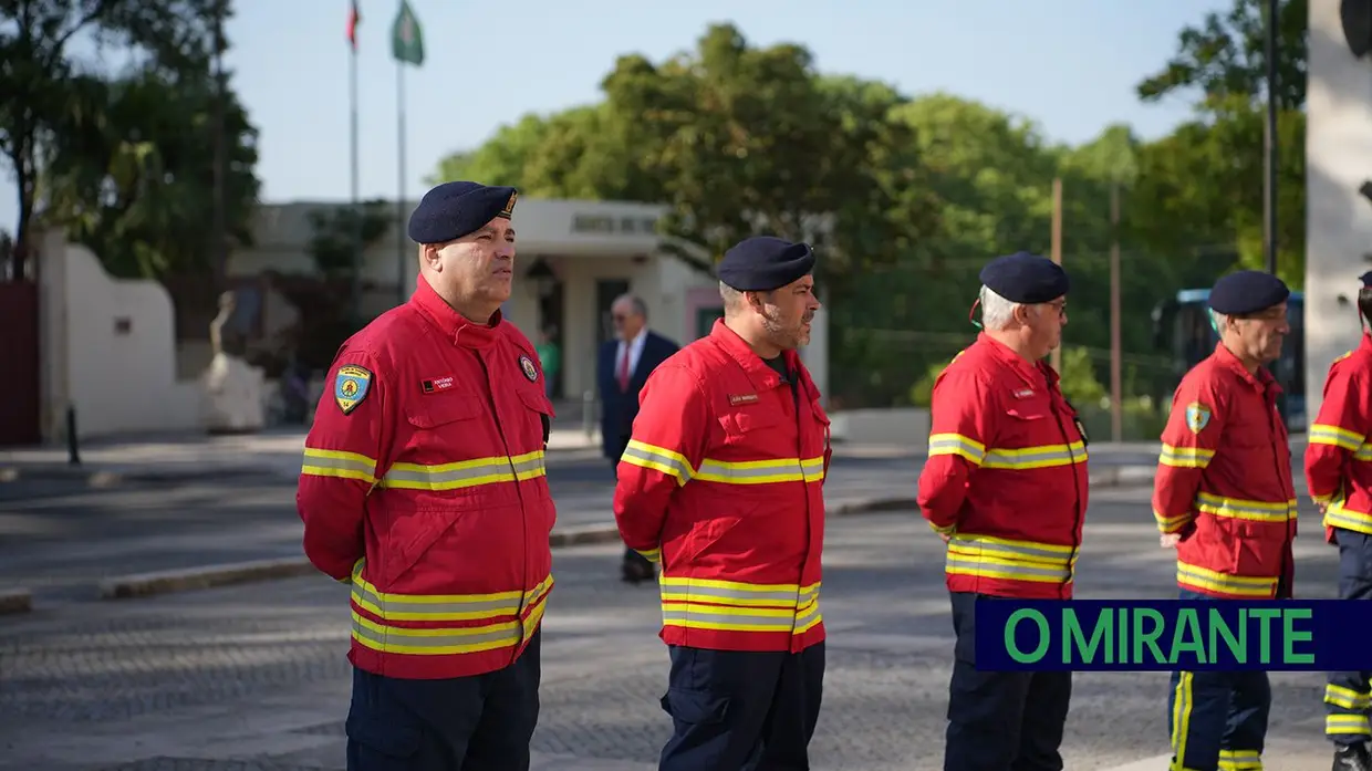 Comemorações do 25 de Abril na Golegã arrancam com homenagens