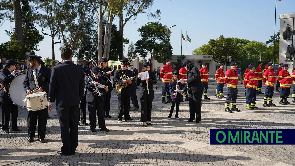 Comemorações do 25 de Abril na Golegã arrancam com homenagens