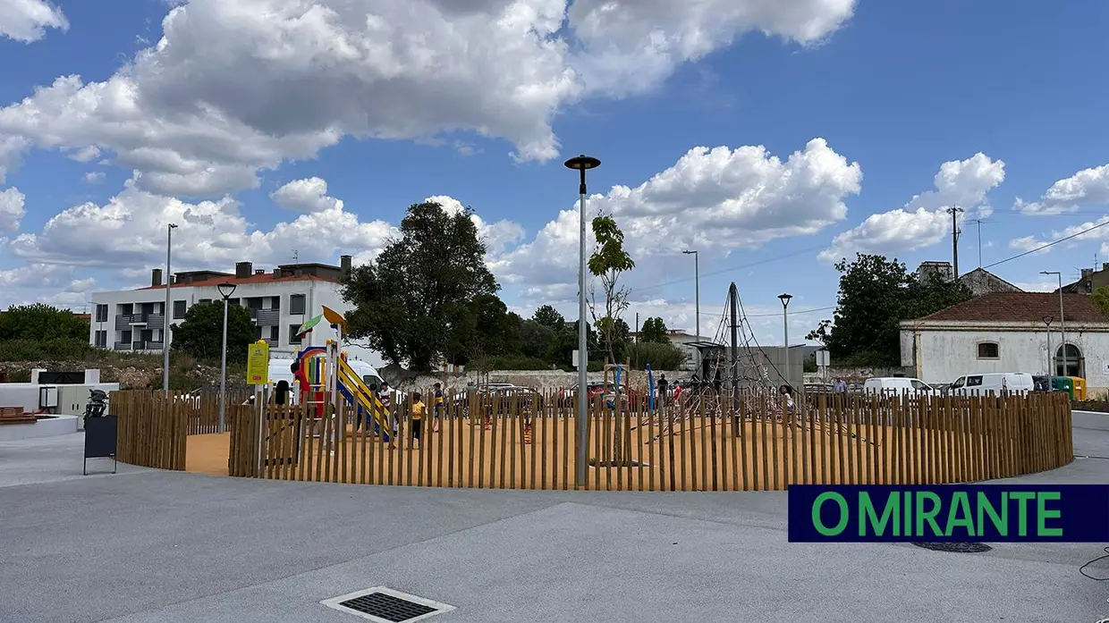 Comemorações do 25 de Abril em Abrantes com inauguração da Praça da Liberdade