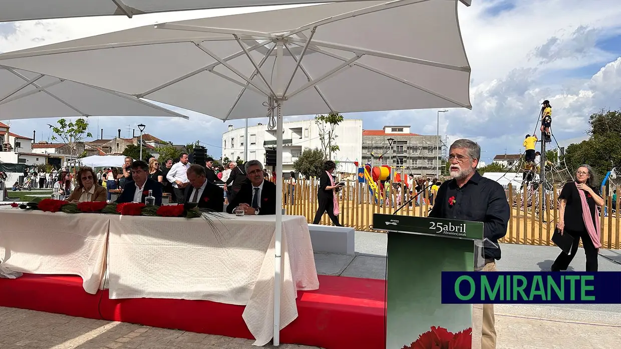 Comemorações do 25 de Abril em Abrantes com inauguração da Praça da Liberdade