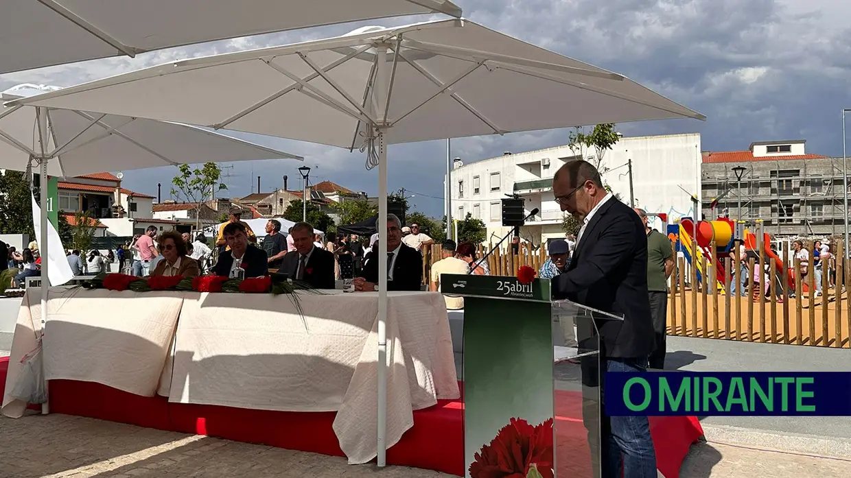 Comemorações do 25 de Abril em Abrantes com inauguração da Praça da Liberdade