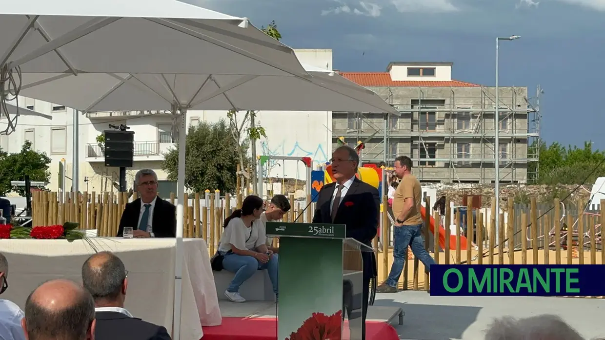 Comemorações do 25 de Abril em Abrantes com inauguração da Praça da Liberdade