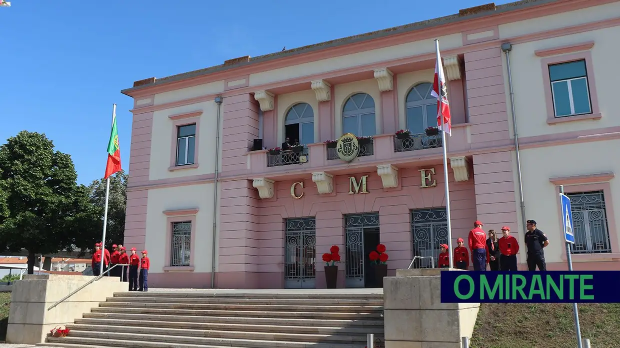 Entroncamento assinala 25 de Abril com apelos para agir no presente