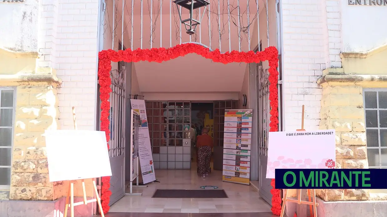 Entroncamento assinala 25 de Abril com apelos para agir no presente