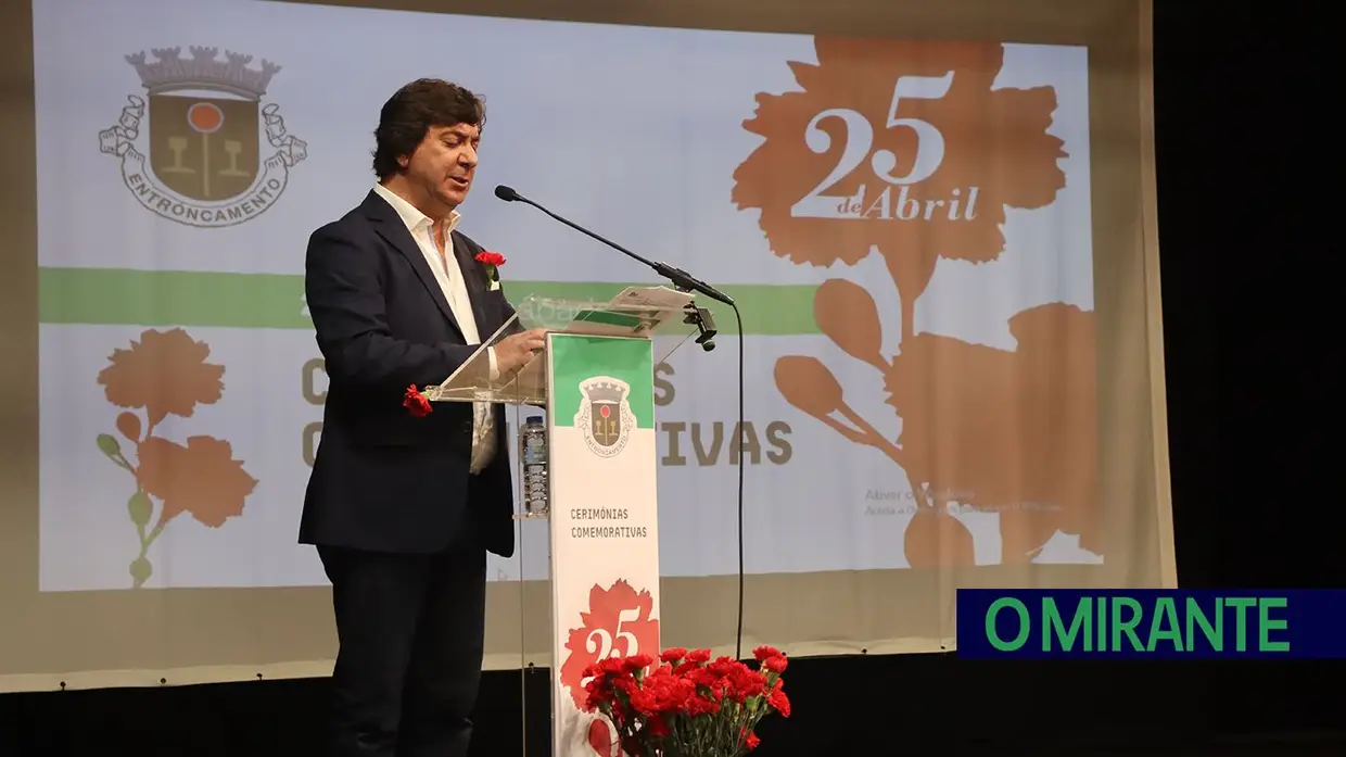 Entroncamento assinala 25 de Abril com apelos para agir no presente