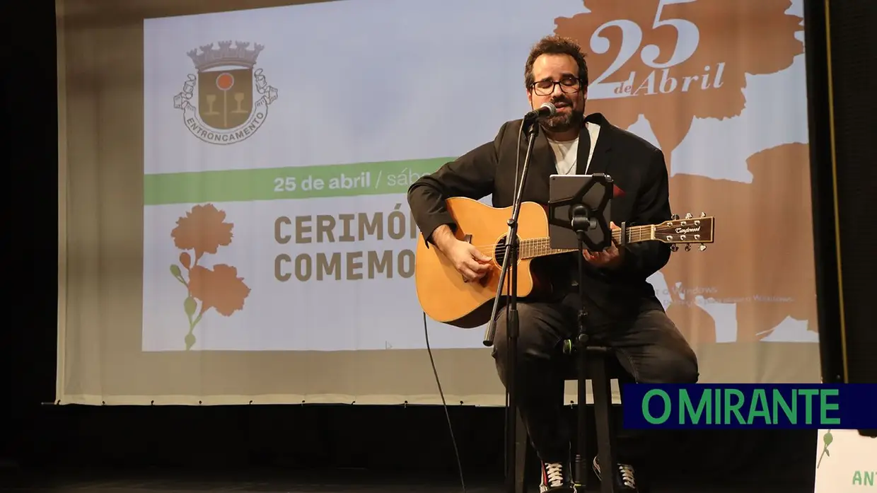 Entroncamento assinala 25 de Abril com apelos para agir no presente