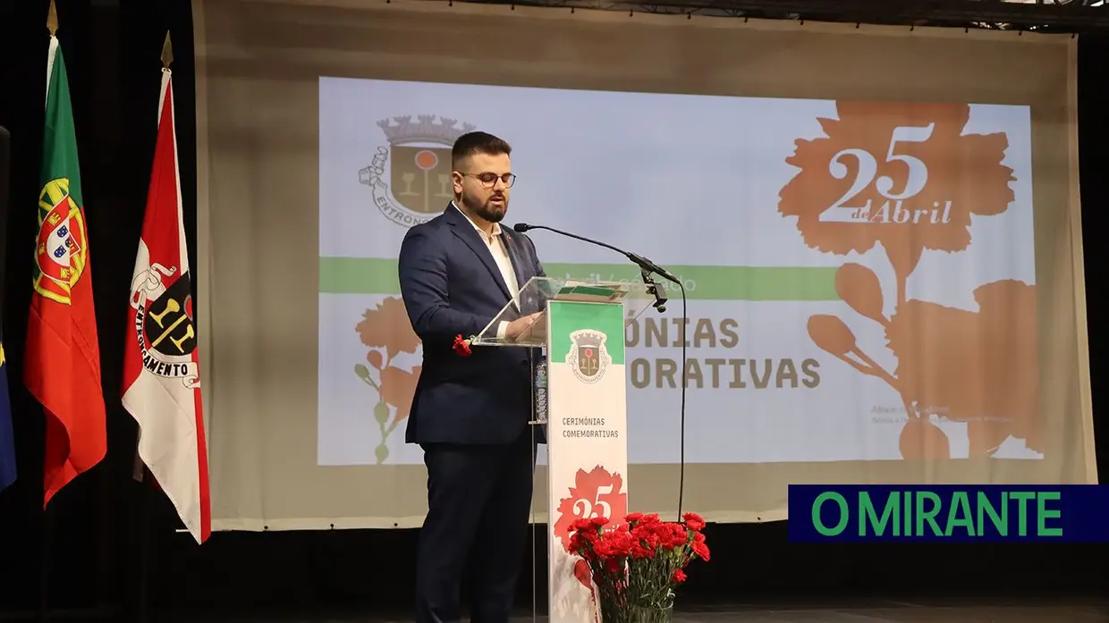 Entroncamento assinala 25 de Abril com apelos para agir no presente