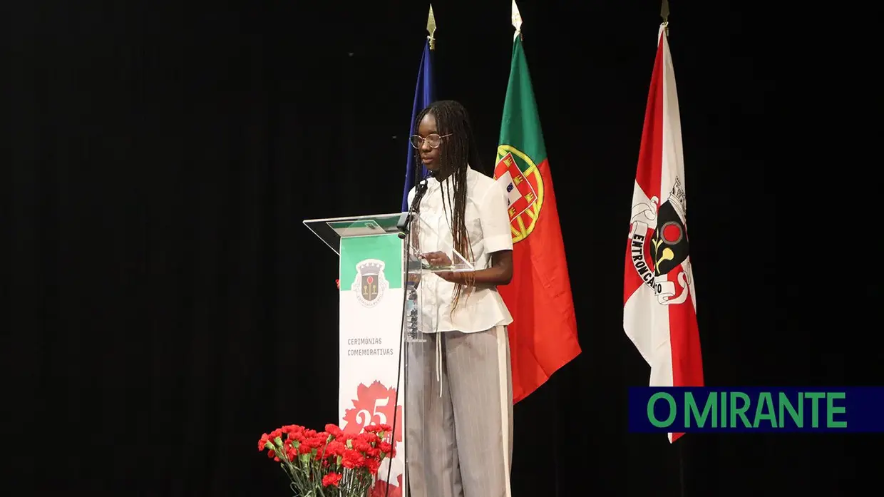 Entroncamento assinala 25 de Abril com apelos para agir no presente