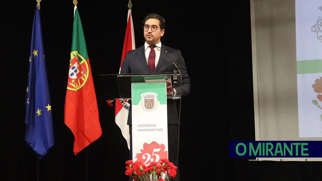 Entroncamento assinala 25 de Abril com apelos para agir no presente