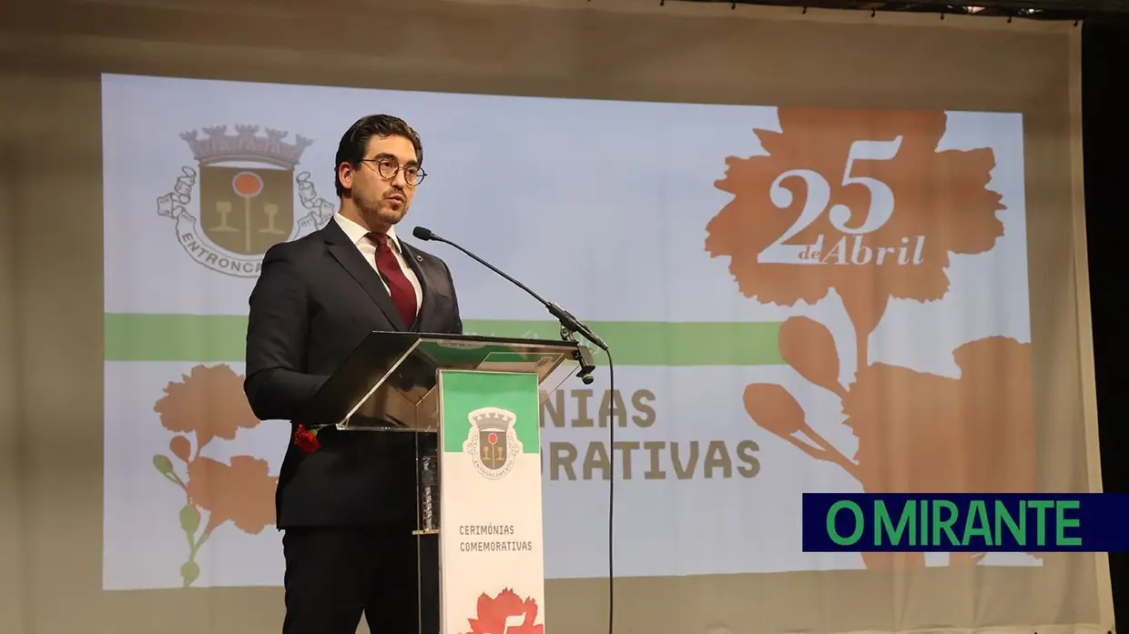 Entroncamento assinala 25 de Abril com apelos para agir no presente