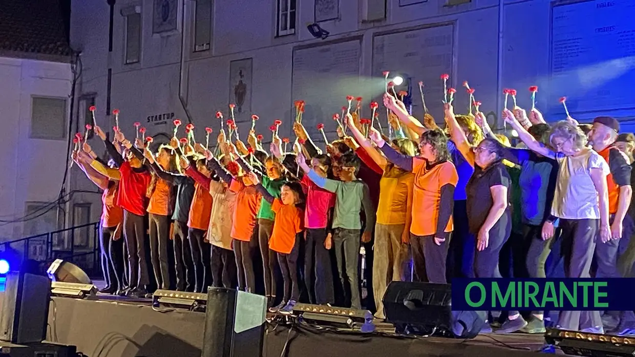 Música e teatro celebraram Abril na antiga EPC de Santarém