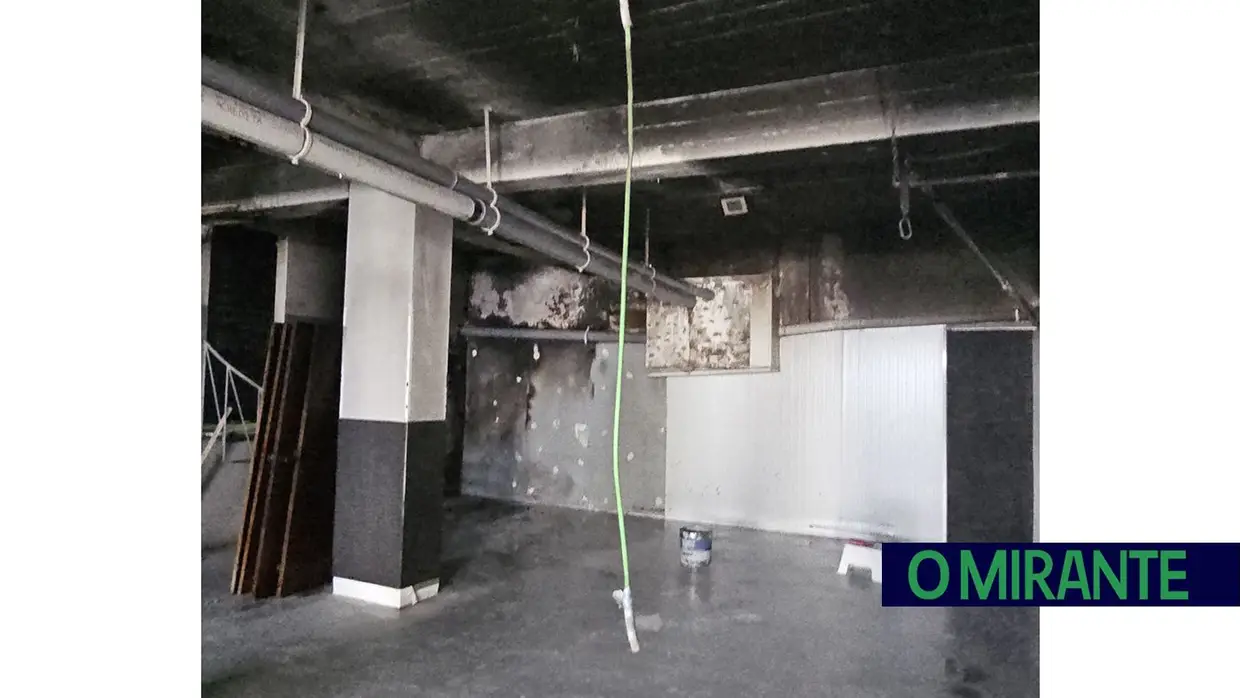 Incêndio destrói equipamentos da associação de kempo Nascemos Guerreiros no Sobralinho