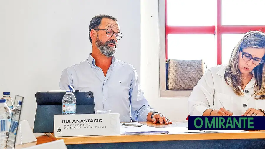 O presidente de Alcanena que se indigna por lhe pedirem contas