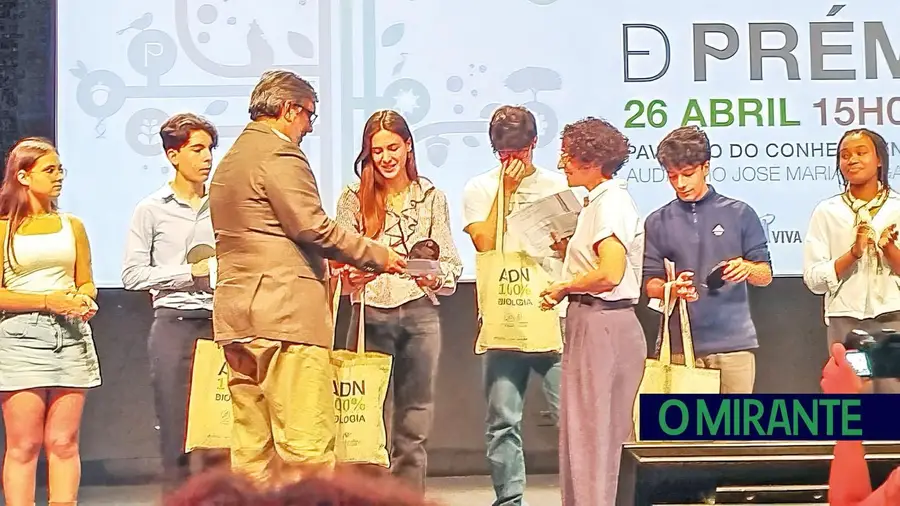 Aluna do Cartaxo entre os dez melhores do país nas Olimpíadas da Biologia Júnior