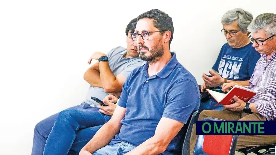 Pais pedem contas, mas reabilitação da escola de Minde continua presa à falta de financiamento