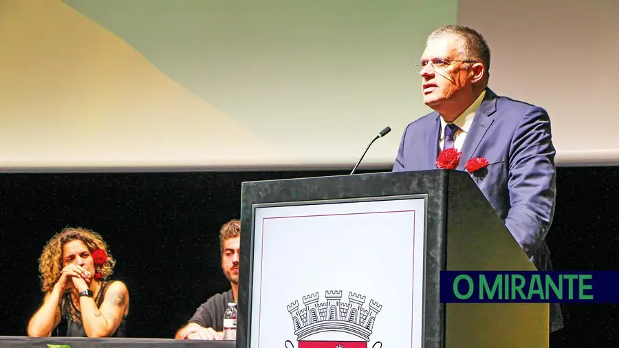 25 de Abril evocado em Torres Novas com pluralidade e “responsabilidade que une todos”