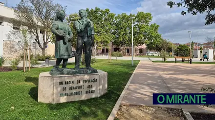 Benavente assinala Dia do Trabalhador com homenagem junto à Estátua dos Trabalhadores