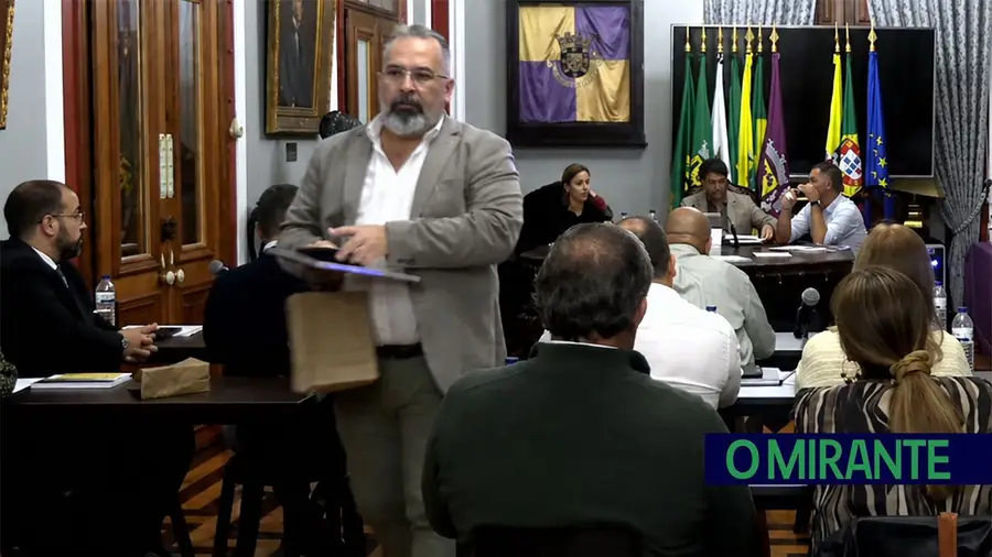 Ex-presidente da câmara abandona Assembleia da Chamusca durante intervenção de munícipe