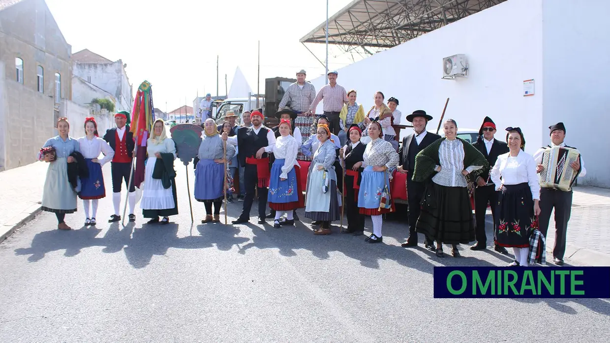 Desfile de campinos e ranchos folclóricos pelas ruas do Cartaxo
