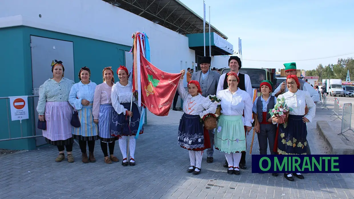 Desfile de campinos e ranchos folclóricos pelas ruas do Cartaxo