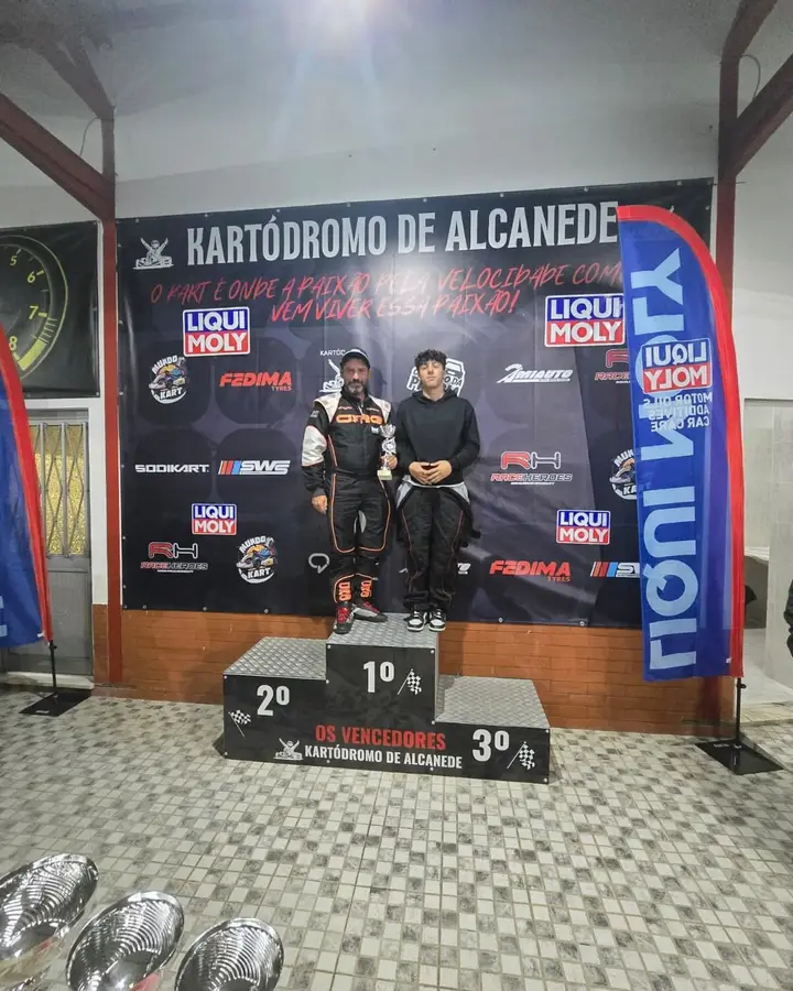 Emoção nas 13 horas do Kartódromo de Alcanede a pontuar para mundial