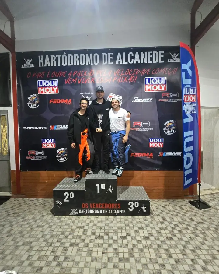 Emoção nas 13 horas do Kartódromo de Alcanede a pontuar para mundial
